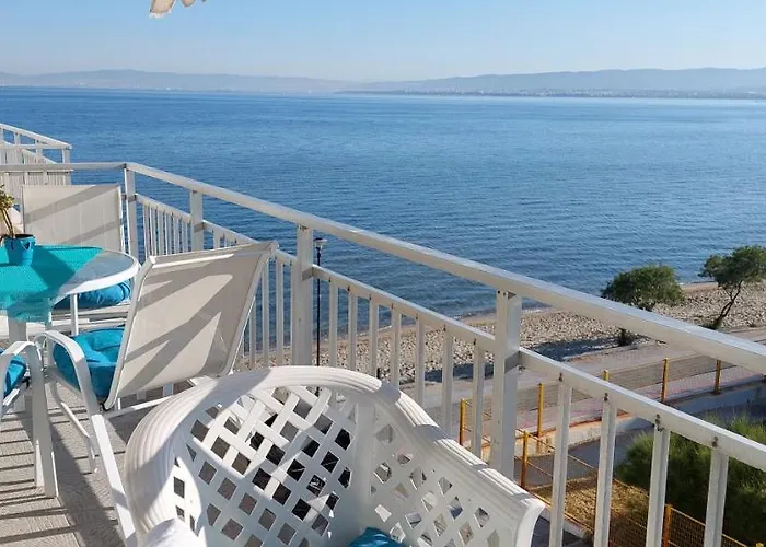 Sea View Perea Apartment